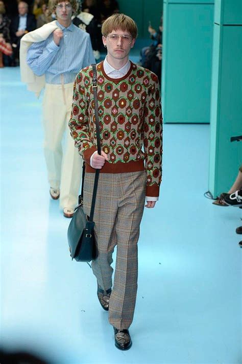 gucci sole tondo uomo 2018|Gucci Fall 2018 Menswear Fashion Show .